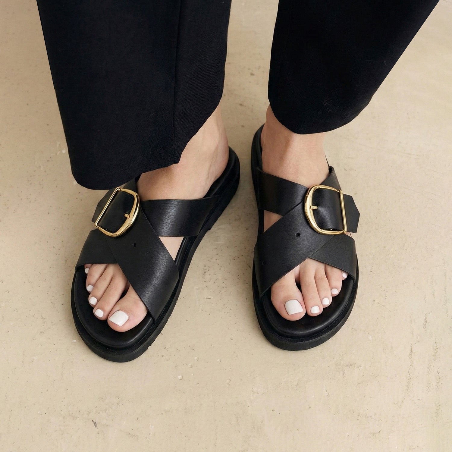 CHINELA CELINE NEGRA