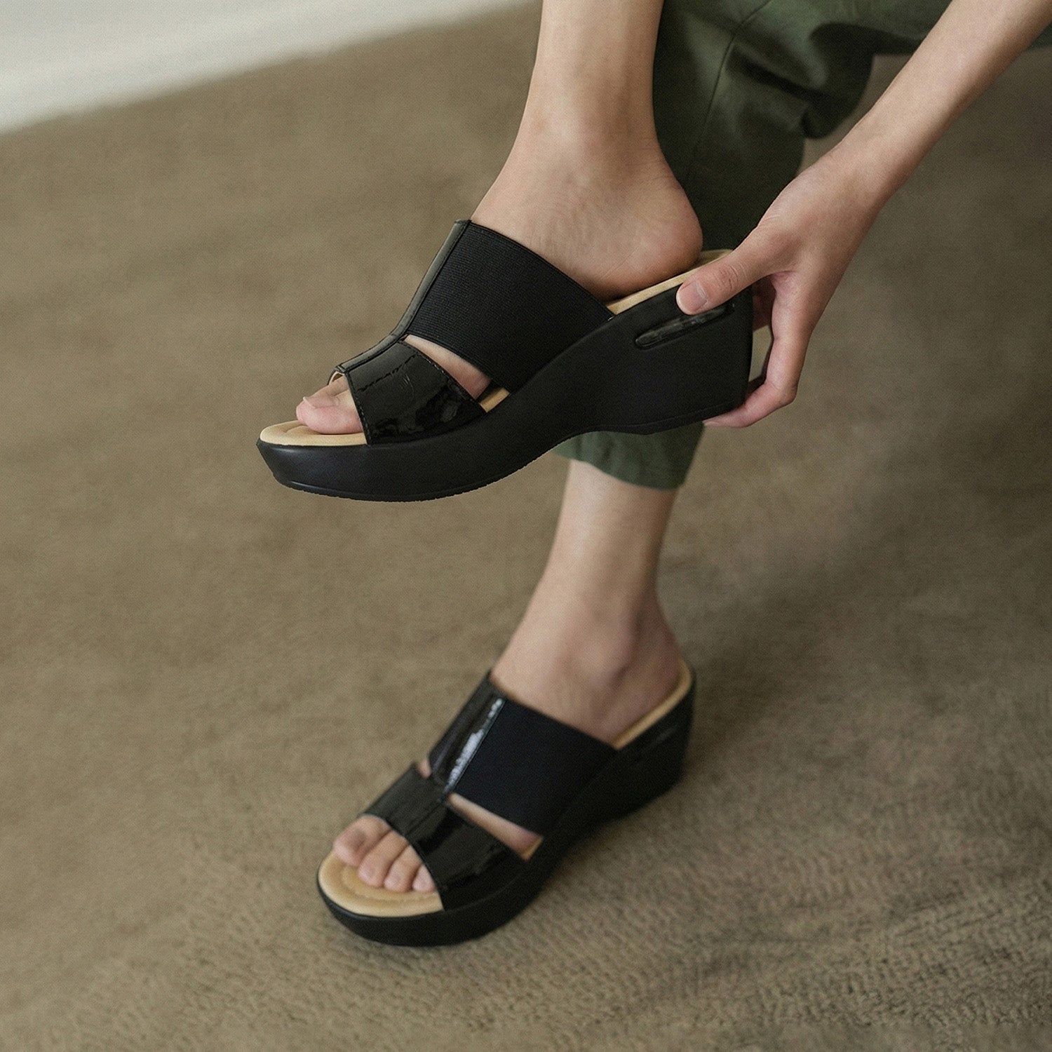 CHINELA RUBE NEGRA CHAROL