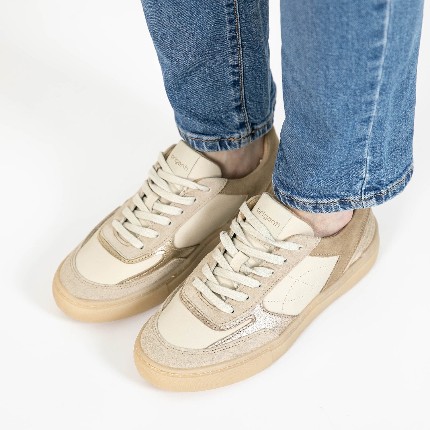 ZAPATILLA VELLA BLANCA